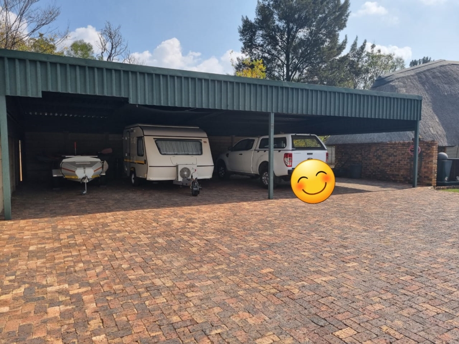 4 Bedroom Property for Sale in Roodia Free State